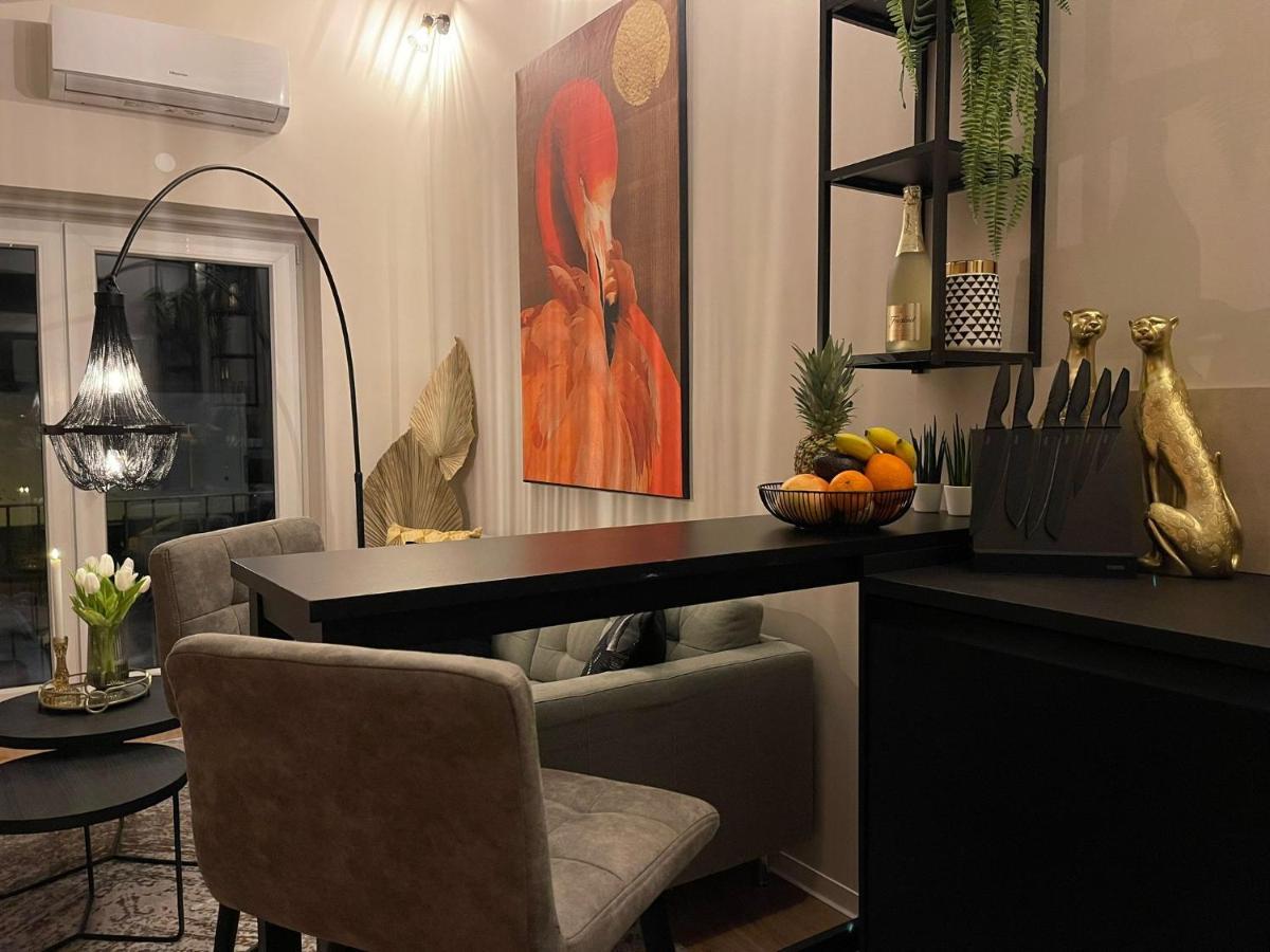 Stay At Smilla - Boutique Apartments Mit Kueche - Parken - Klima - Netflix - Waschmaschine Wiesbaden Exterior photo